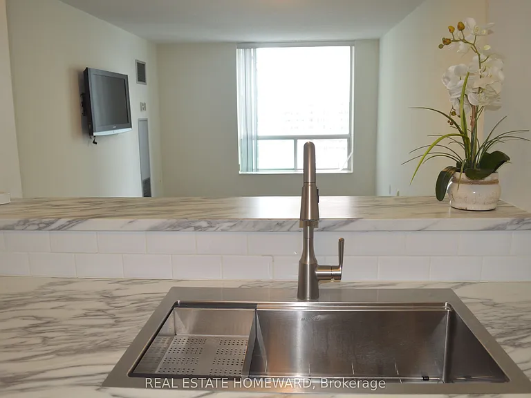 18 Pemberton Ave #1101 — Photo 18