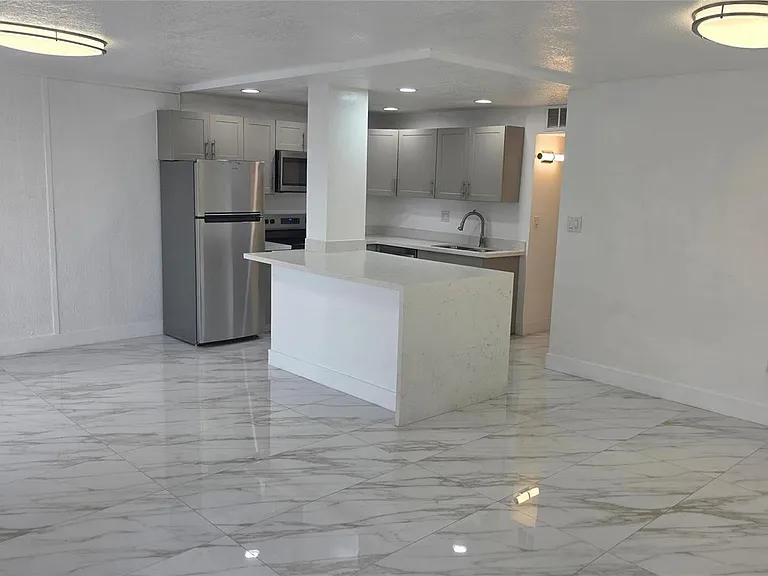 1758 NW 55th Ave #101 — Photo 1