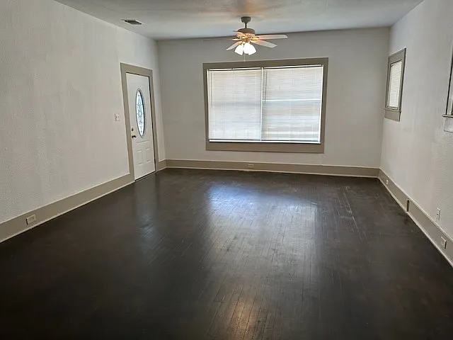 723 E Ashby Pl — Photo 11