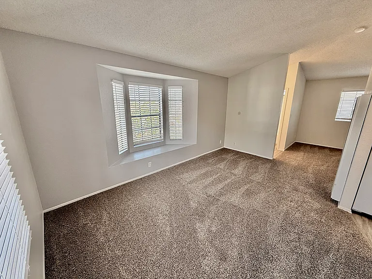 1207 Mira Mar Ave #204 — Photo 2