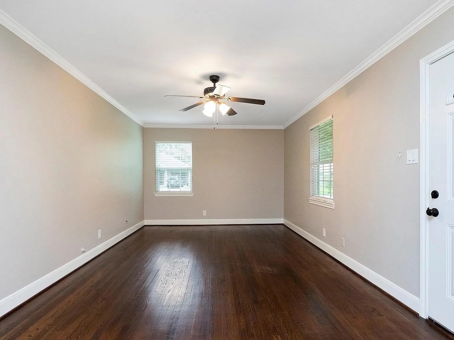 3 bed, 2.5 bath, 1801 sqft, $3,500 — Photo 3