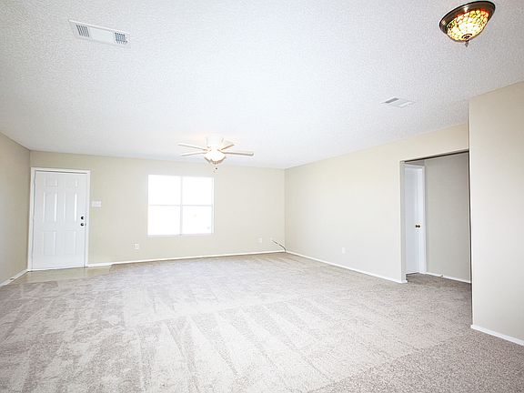 3rd image of 4502 Windcrest Dr