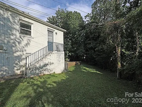 1820 Kensington Dr — Photo 17