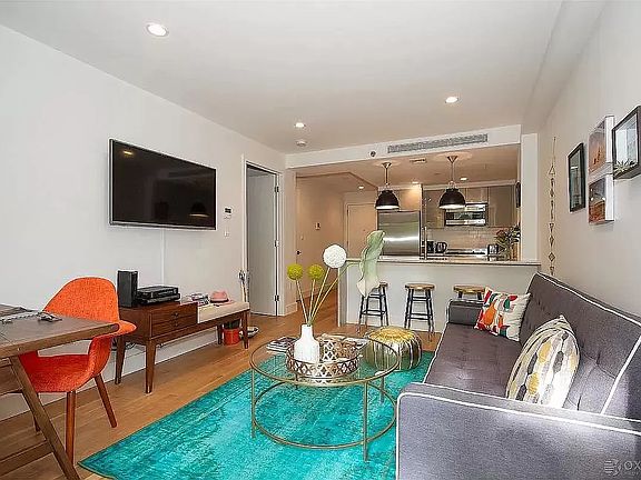 3rd image of 324 E 4th St APT 4A