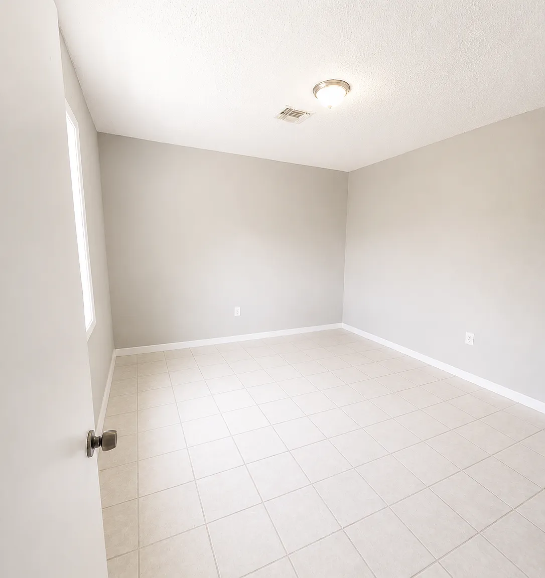 3 bed, $1,350 — Photo 3
