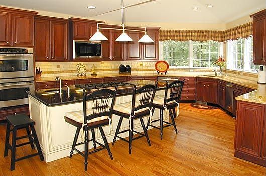 2nd image of 13 Avalon Ln