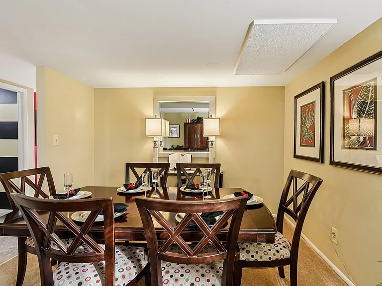Howard Hills Rental Townhomes and Duplexes — Photo 98