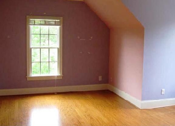 4th image of 320 Bayberry Creek Cir