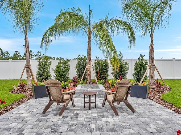 221 Marquesa Cir — Photo 41