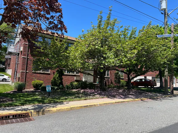 2401 6th Street image 1 of 18