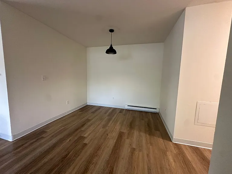University Park Apartments near Cornell University — Photo 342