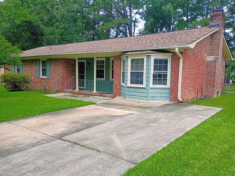 219 Judith Dr — Photo 2