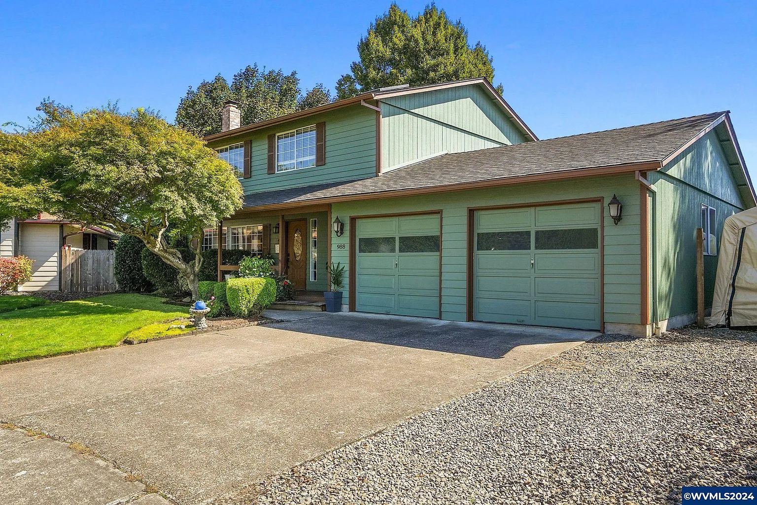 988 Leeward Ct N photo 1
