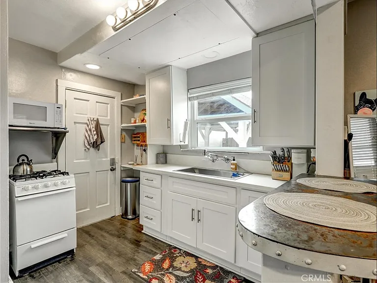 Unit 3 kitchen