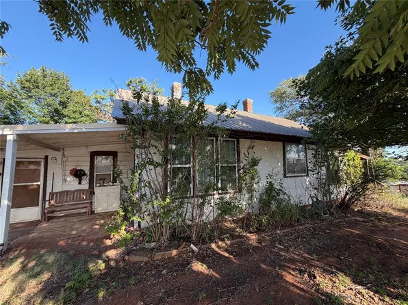 104 W Johnny Bench, Binger, OK 73009