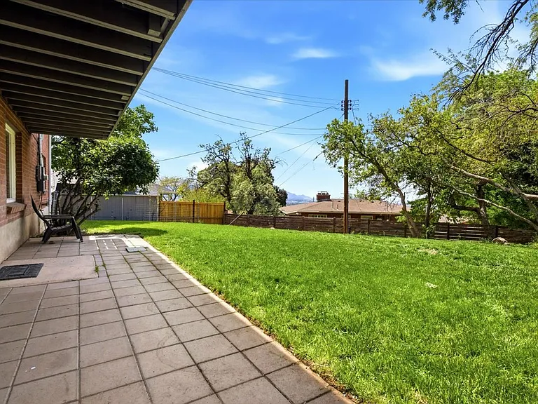 3036 S Sequoia Dr — Photo 5