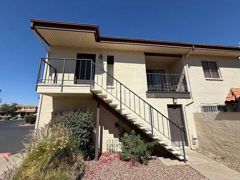 828 E Joan D Arc Ave — Photo 2