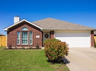 1321 Embercrest Dr, Midlothian, TX 76065