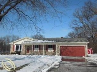 6260 Waldon Rd, Clarkston, MI 48346