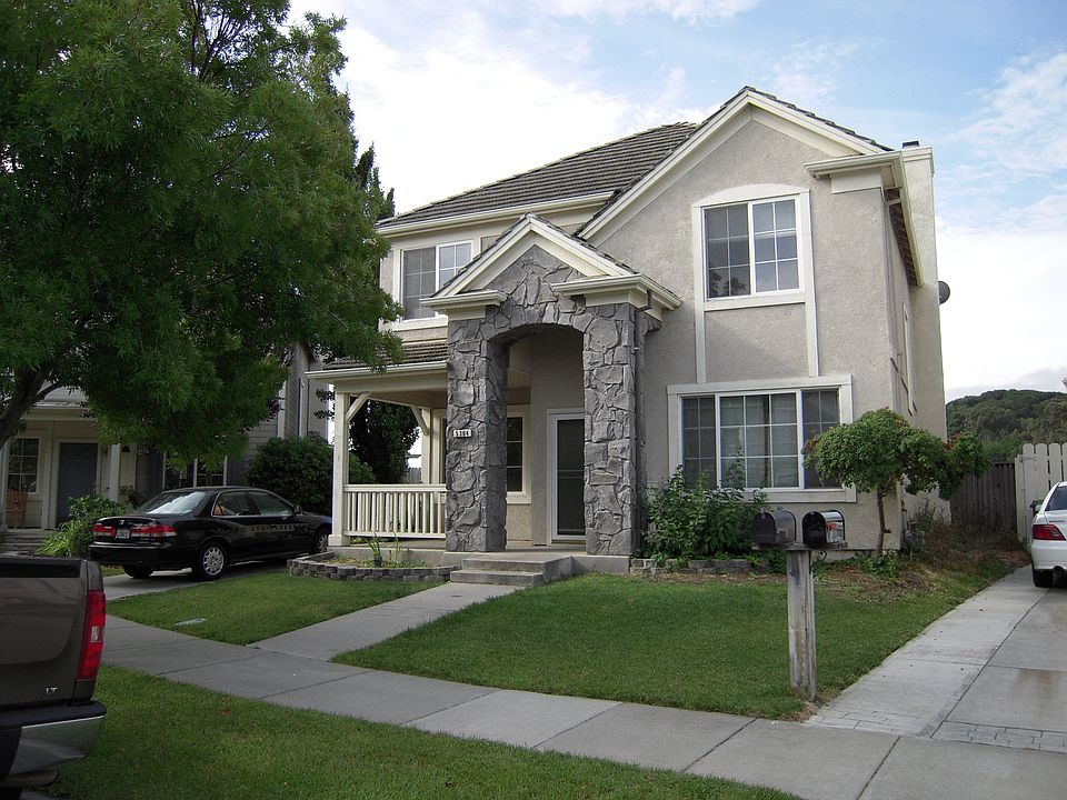 Front Venus Dr