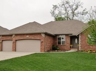 4005 N Springlawn Ave, Springfield, MO 65803