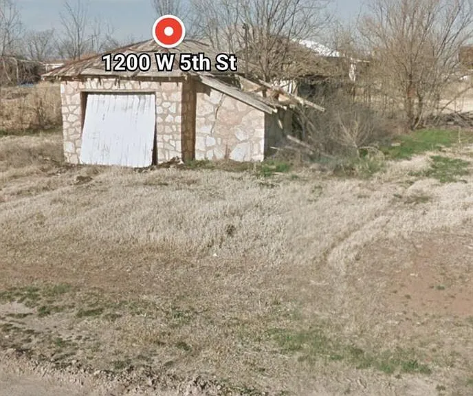 1200 W 5th St — Photo 4