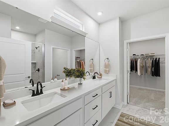 5th image of 1028 Garfield Rd