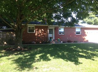 16427 Harrison Rd, Nashville, IL 62263