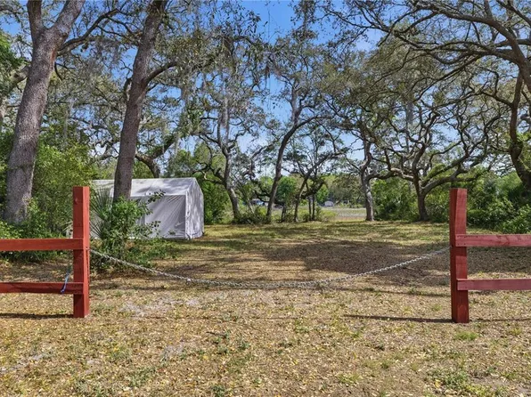 17195 SE 70th St #36, Ocklawaha, FL 32179