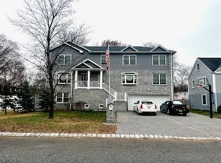 3 Voorhis Pl, Pompton Plains, NJ 07444