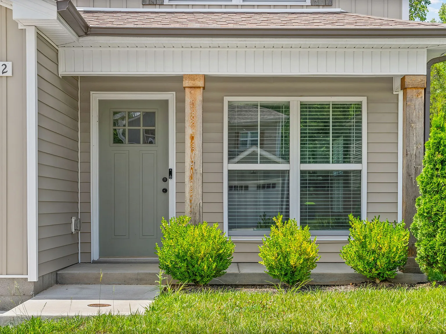 3 bed, 2.5 bath, 1353 sqft, $1,750 — Photo 2