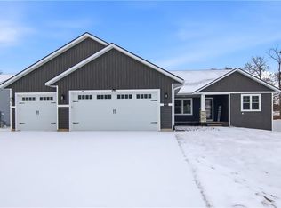 4919 Woodlands Drive, Eau Claire, WI 54703