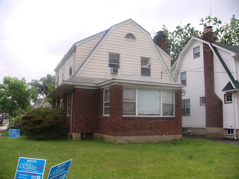 2nd image of 848 Bailey Ave