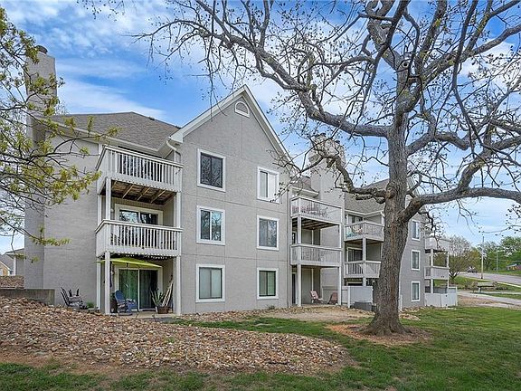 4th image of 5860 Park St APT 12