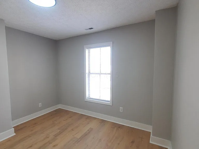 33 S Cypress Ave — Photo 12