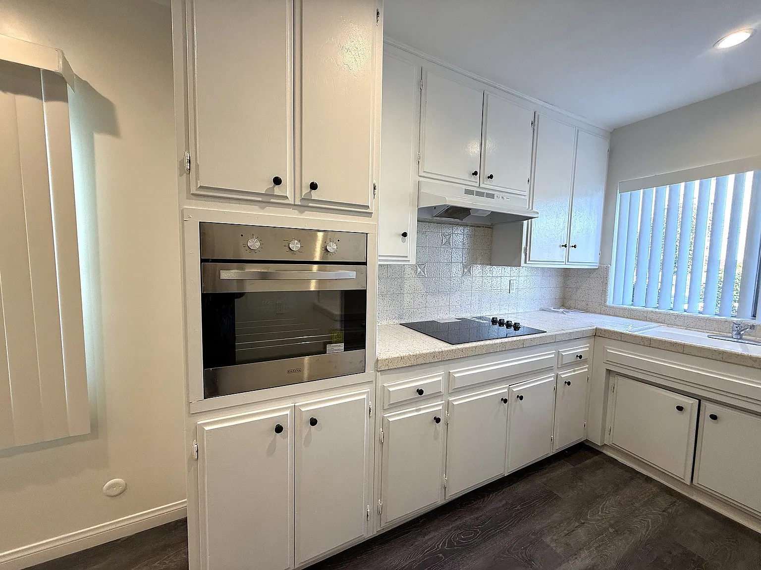 3 bed, 1100 sqft, $3,500 — Photo 2