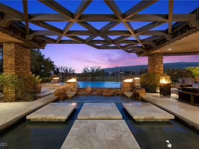 11 Golden Sunray Ln, Las Vegas, NV, 89135