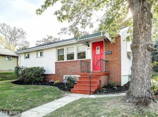 2011 Royal Court Dr, Gwynn Oak, MD 21207