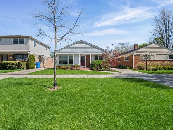 7139 N Nagle Ave, Chicago, IL 60646