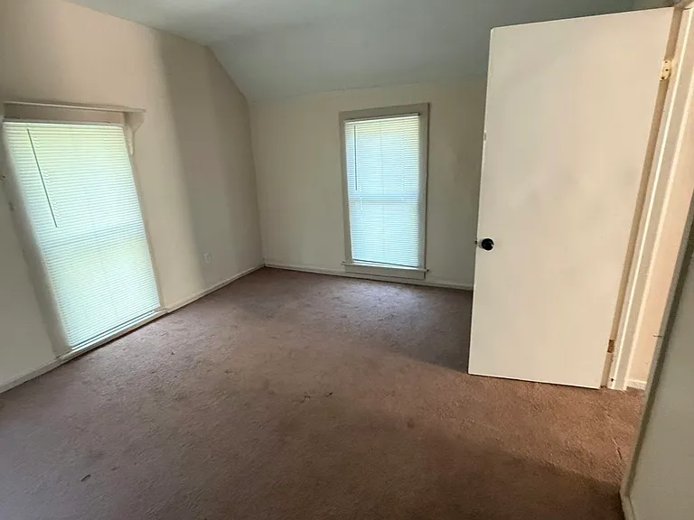 516 S Oak St #B — Photo 4