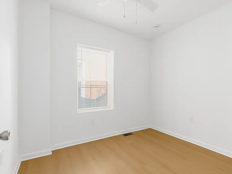 2433 N 6th St #1 — Photo 7