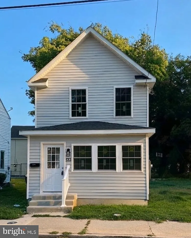 4 bed, 3.5 bath, 3168 sqft, $2,100 — Photo 1