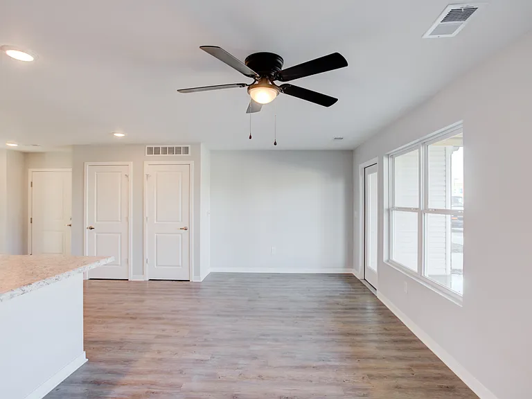 Cypress Point Apartments — Photo 11