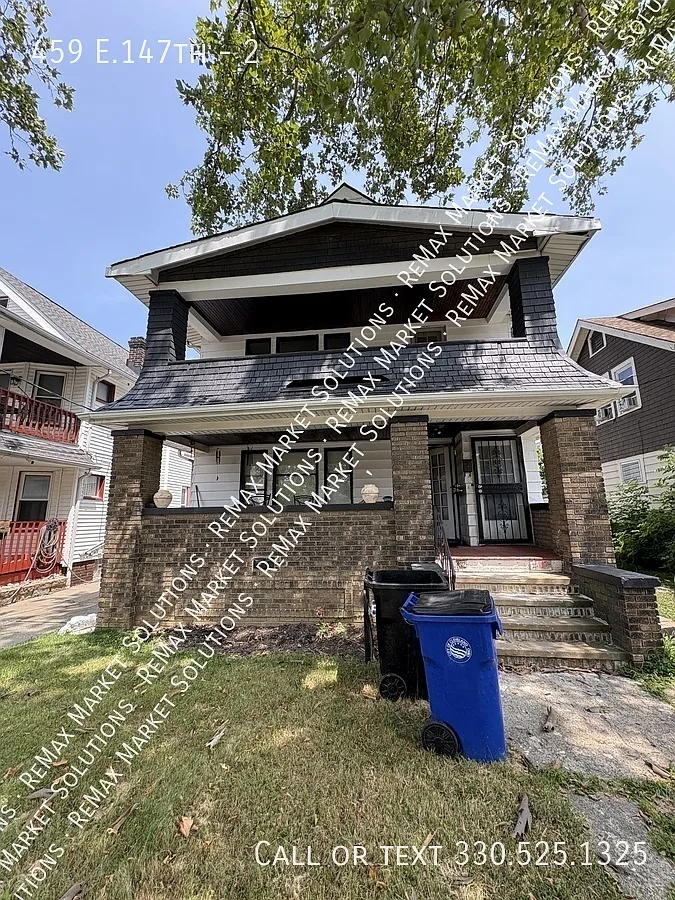 Spacious 2-Bedroom in Cleveland- $1,000/Month — Photo 1