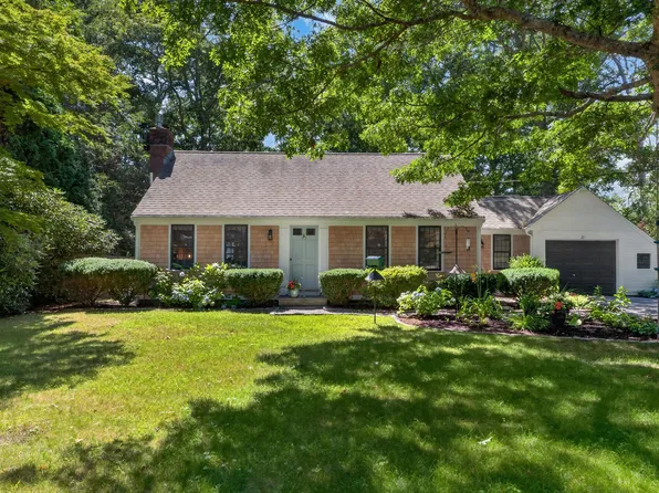 25 Chapaquoit Way, East Sandwich, MA 02537