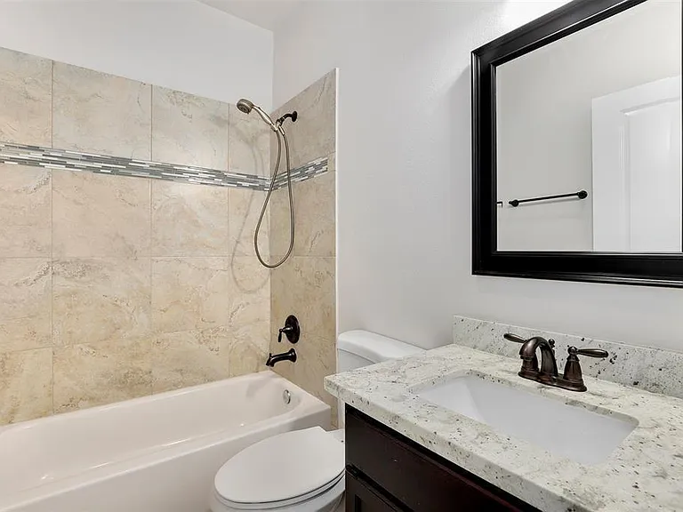 522 W 28th St — Photo 5