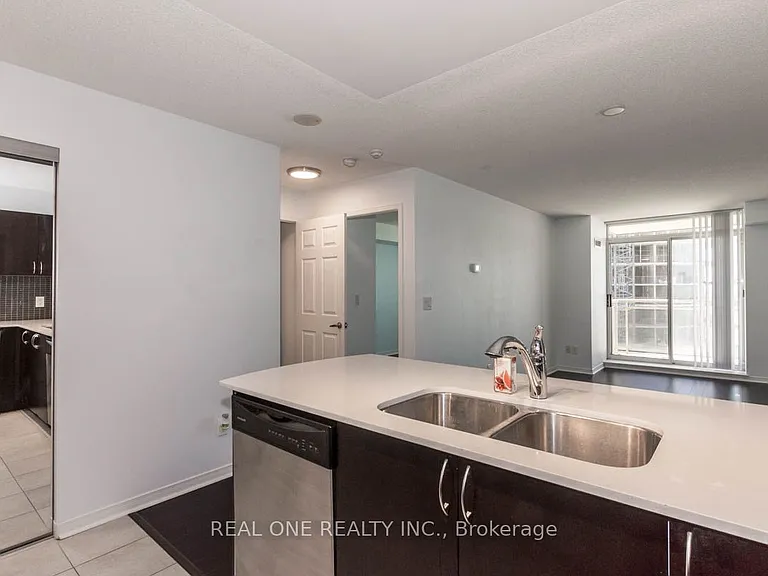75 King William Cres #605 — Photo 6
