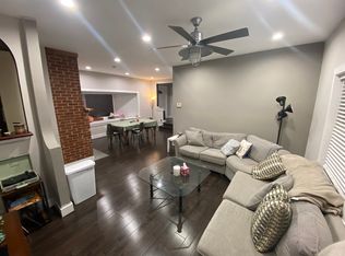 3960 Oak St, Fairfax, VA 22030