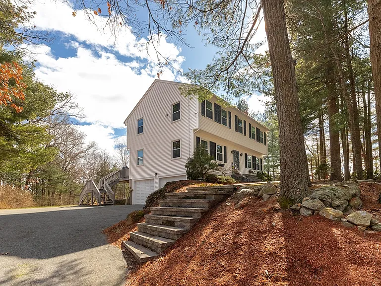 29 Trifiro Rd — Photo 1