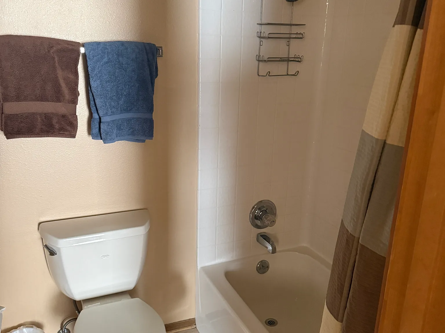 2 bed, 1.5 bath, 980 sqft, $3,200 — Photo 1
